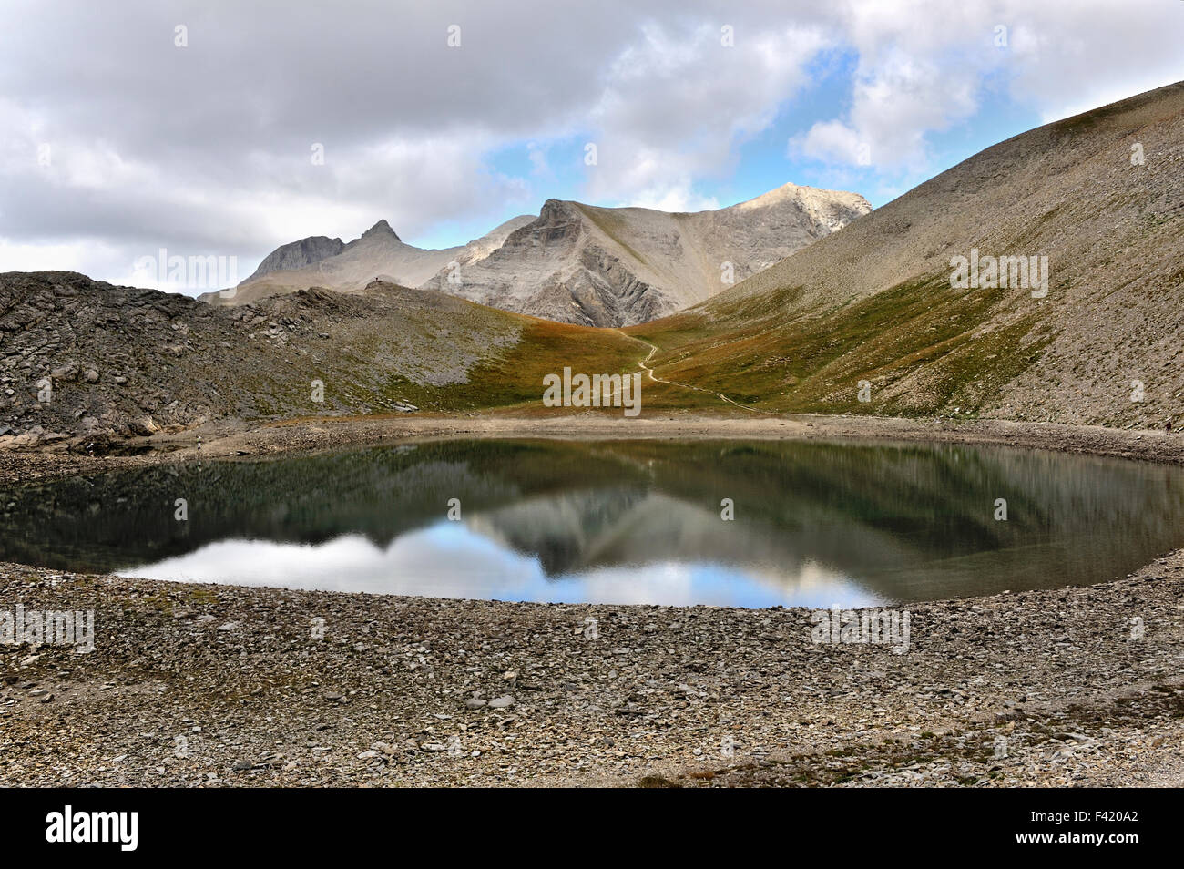 Reflexion in der See Lac de la Saint-martin, See Monier, Französische Alpen, Frankreich Stockfoto