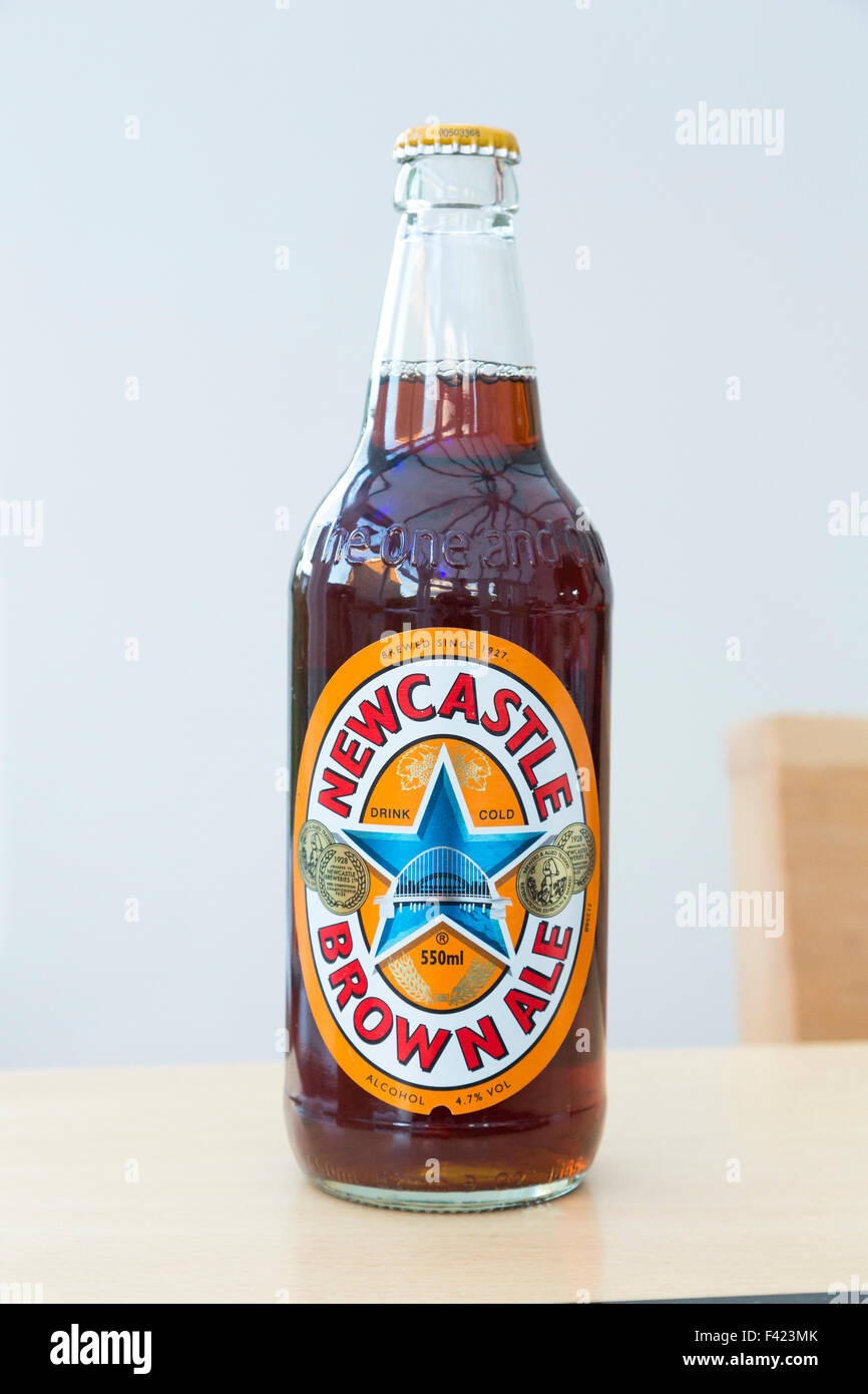 Flasche von Newcastle Brown Ale Stockfoto