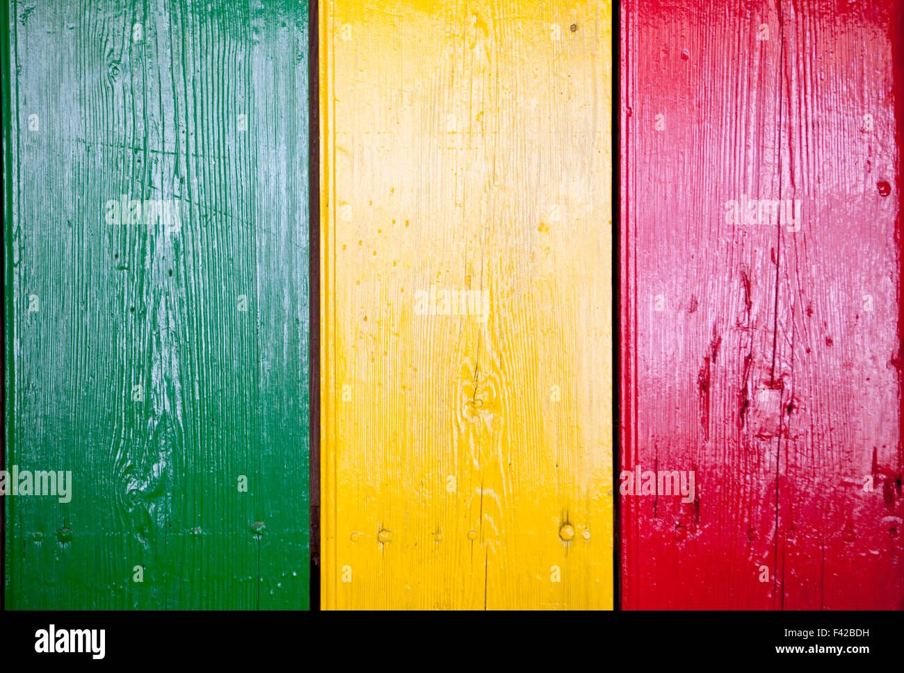 Reggae leuchtende Farben über Holztür. Hintergrund Stockfoto Reggae leuchtende Farben über Holztür. Hintergrund Stockfoto