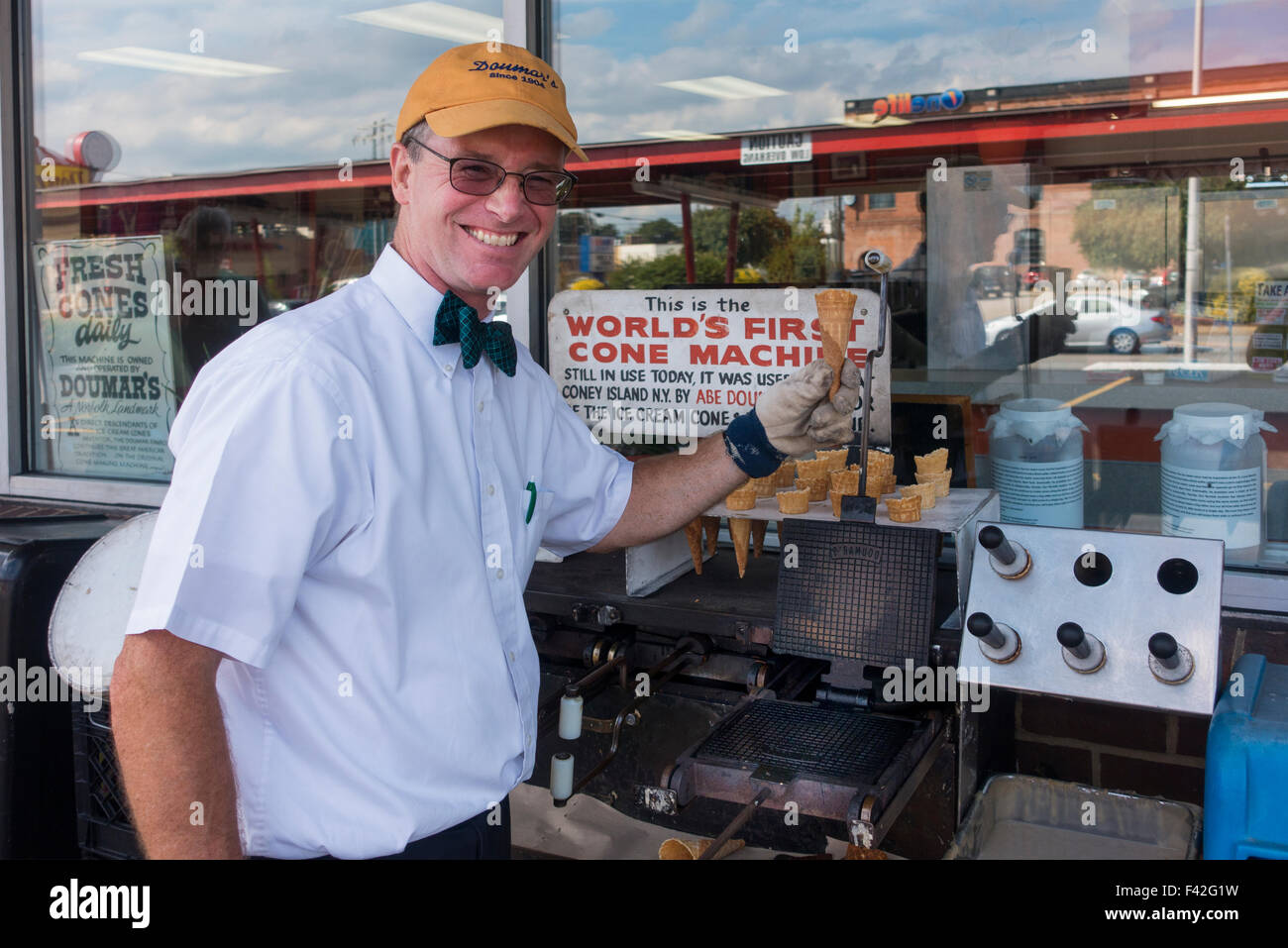 Doumar der Welt erste Eis Kegel Maschine VA Stockfoto