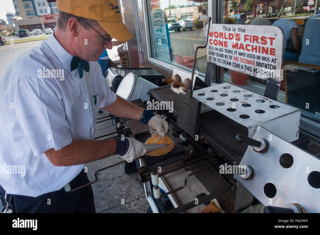 Doumar der Welt erste Eis Kegel Maschine VA Stockfoto
