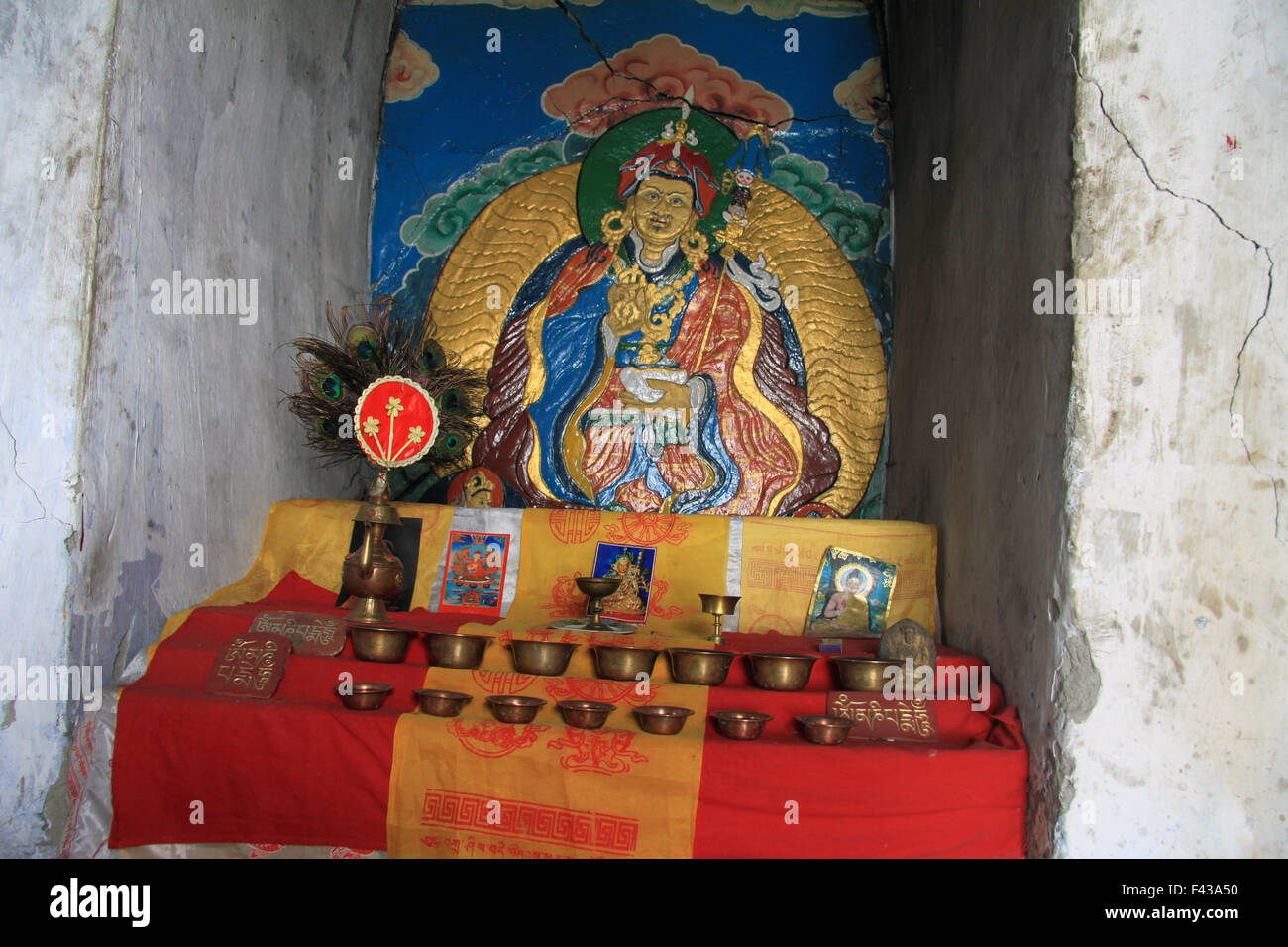 Altar des Guru Rinpoche Padmasembhava im Kloster Tashiding Stockfoto