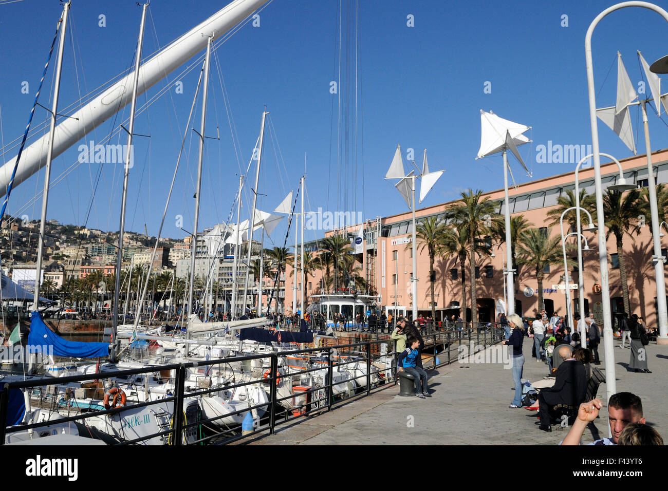 Bigo von Renzo Piano in Porto Antico der alten Hafen Genua Ligurien Italien Europa Stockfoto