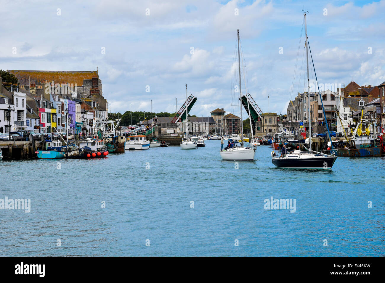 Weymouth Hafen in Dorset, bei geöffnetem Zugbrücke Stockfoto