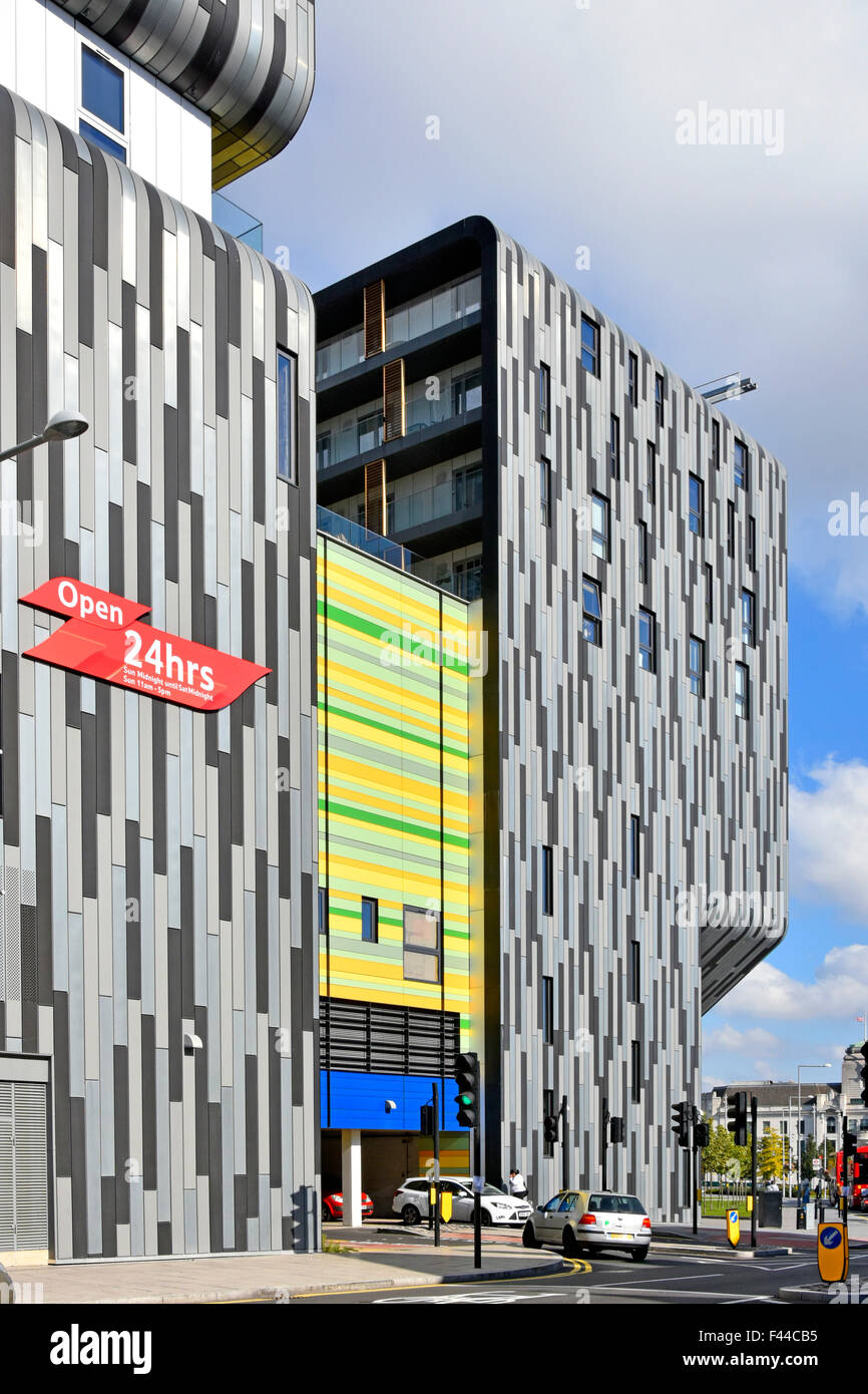 Woolwich Zentralteil der Mixed-Use Development Area umfasst einen großen Tesco Extra speichern Sie 24 Stunden geöffnet und 259 Häuser South London England UK Stockfoto
