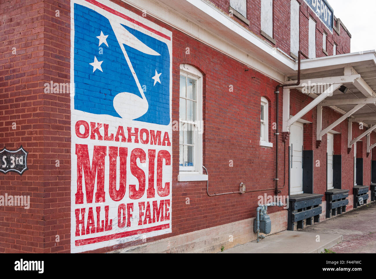 Oklahoma Music Hall of Fame an der renovierten Frisco Güterbahnhof in Muskogee, Oklahoma, USA. Stockfoto