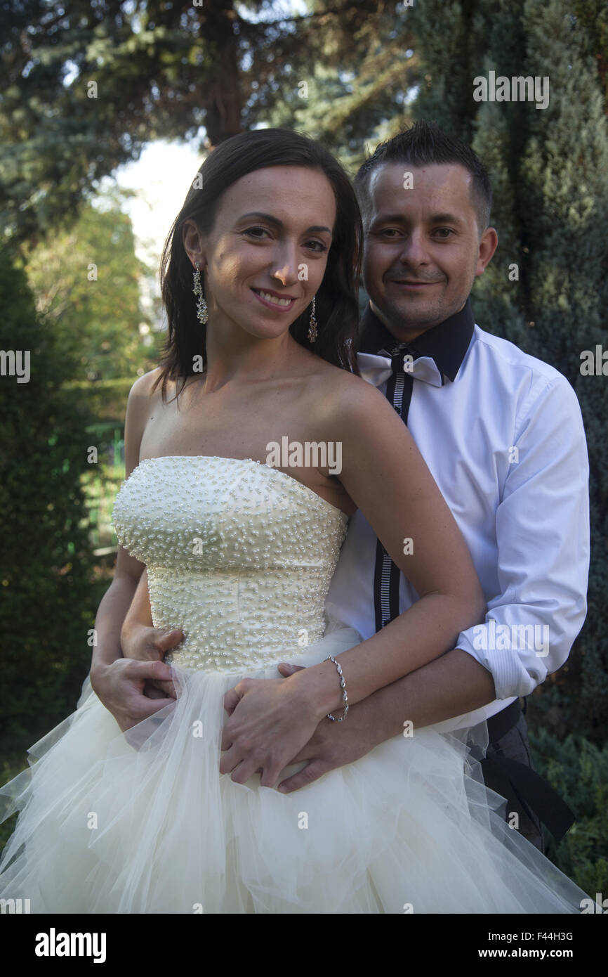 Fotos von ein paar in Hochzeitskleidung wenige Tage vor ihrer Hochzeit. Polen. Stockfoto
