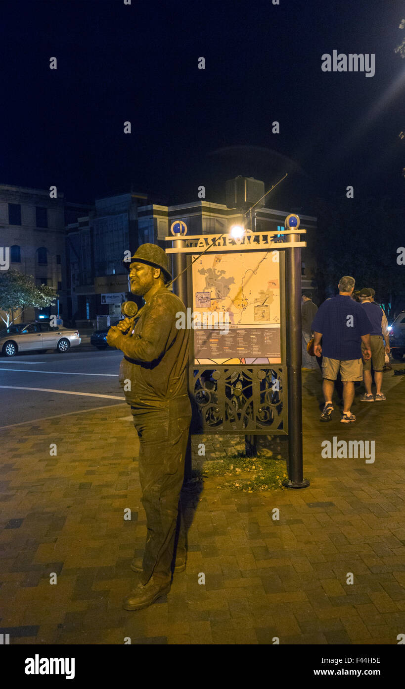 lebende Statue darstellenden Straßenkünstler in Asheville NC Stockfoto