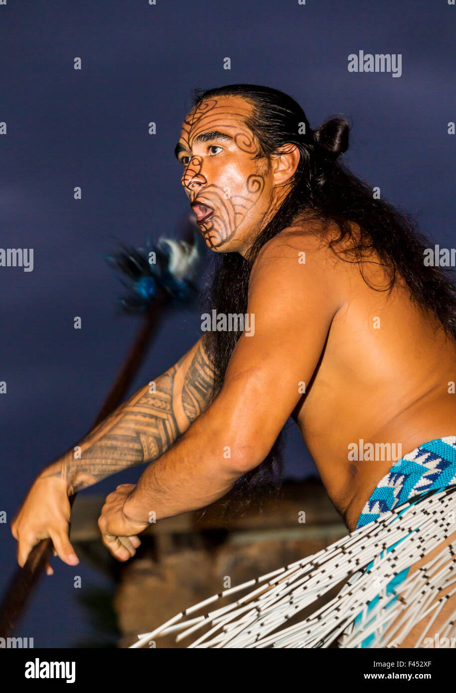 Native männlichen hawaiianische traditionelle Tanz bei Lua, Big Island, Hawaii, USA Stockfoto
