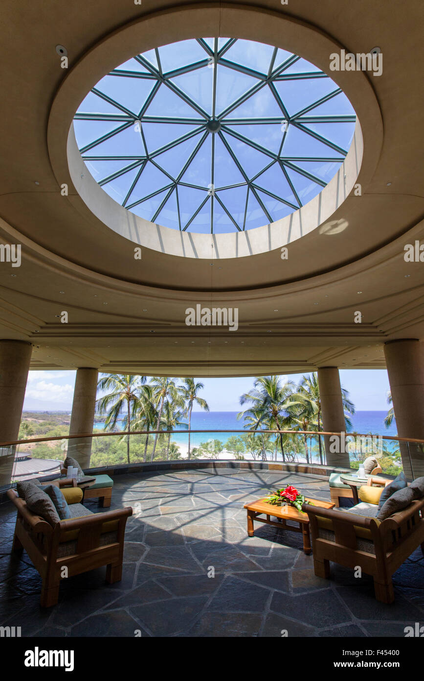 Innenansicht des Hapuna Beach Prince Hotel & Golf Course, mit Strand & Ozean jenseits Kona Coast, Hawaii, USA Stockfoto