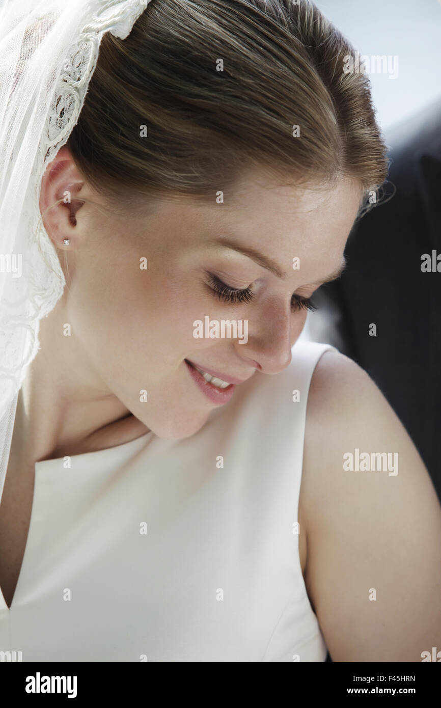 Schüchterne Braut Stockfoto