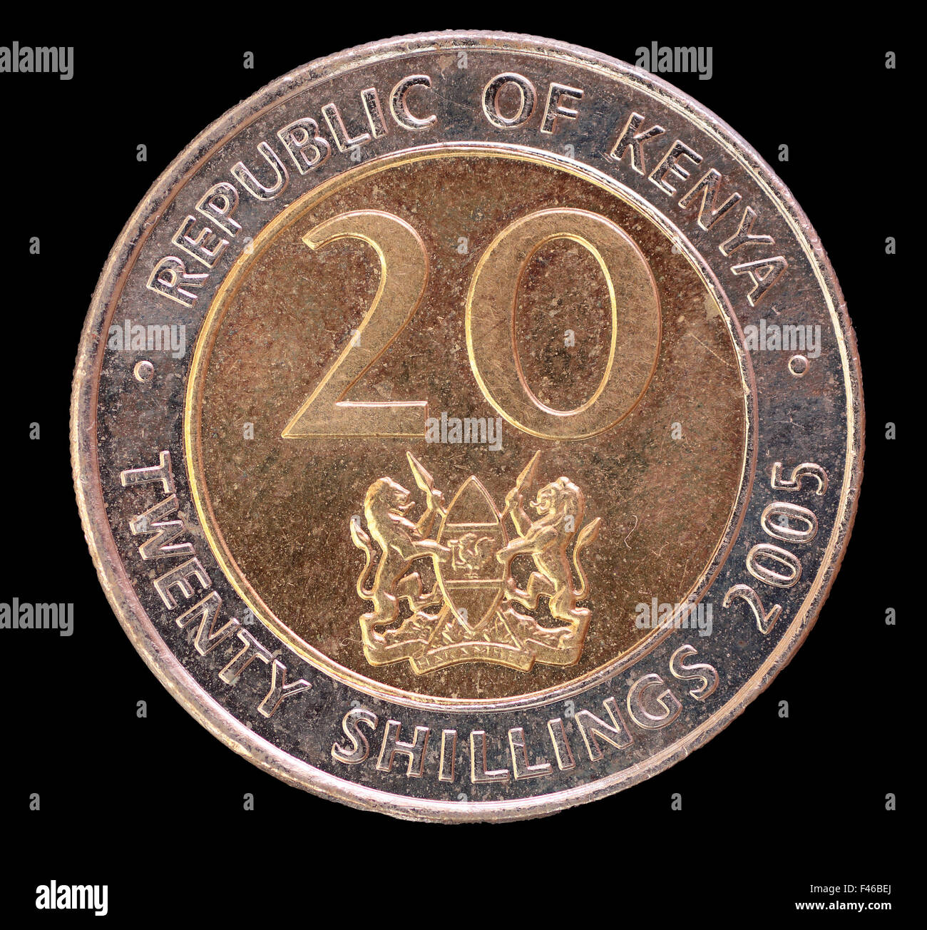 Der Kopf Gesicht einer 20-Schilling-Münze, ausgestellt von der Republik Kenia im Jahr 2005 zeigt das Staatswappen von Kenia. Bild isol Stockfoto