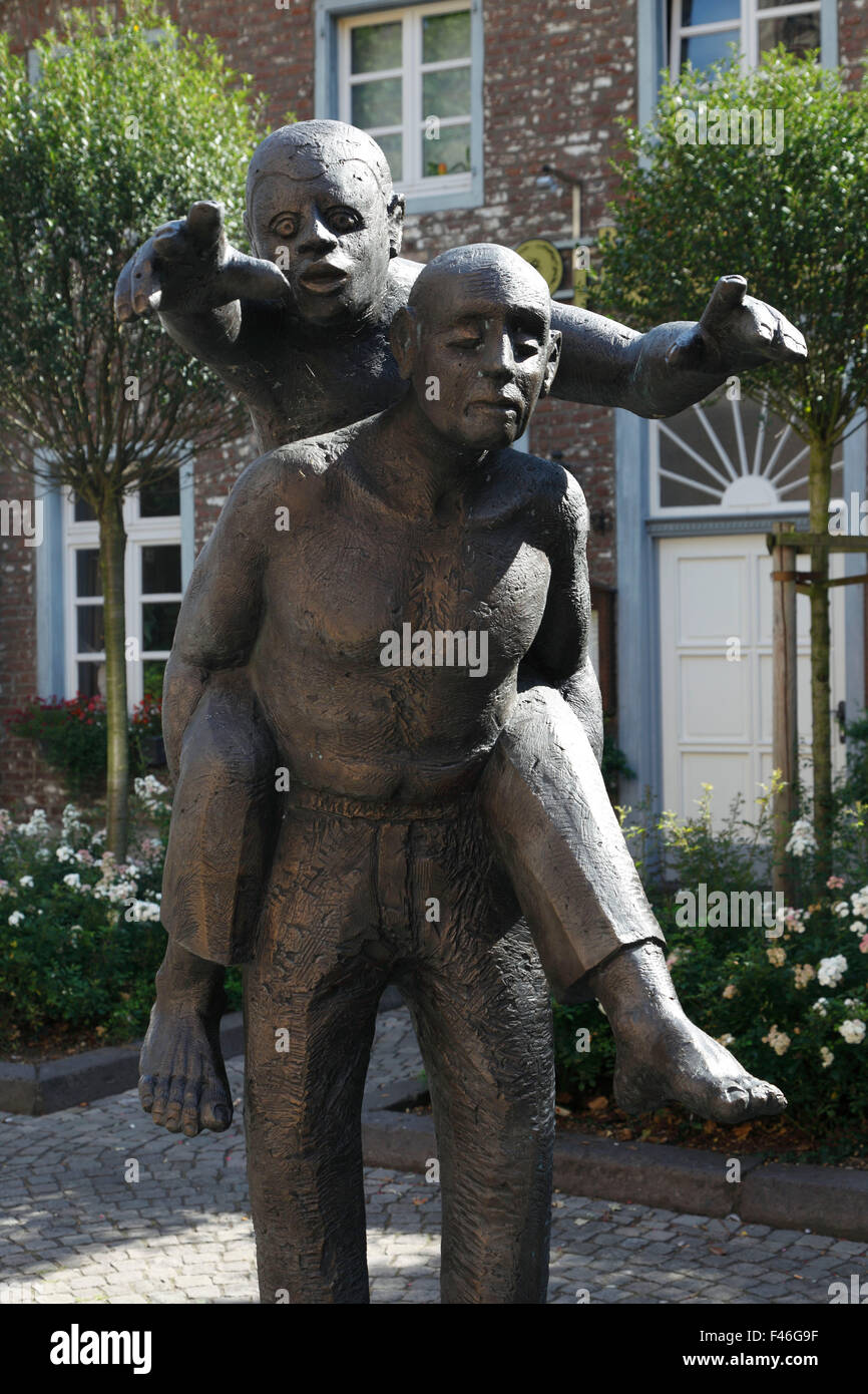 Skulptur "Der Blinde Und der Lahme" von Uwe Meints in Viersen-Duelken, Niederrhein, Nordrhein-Westfalen Stockfoto