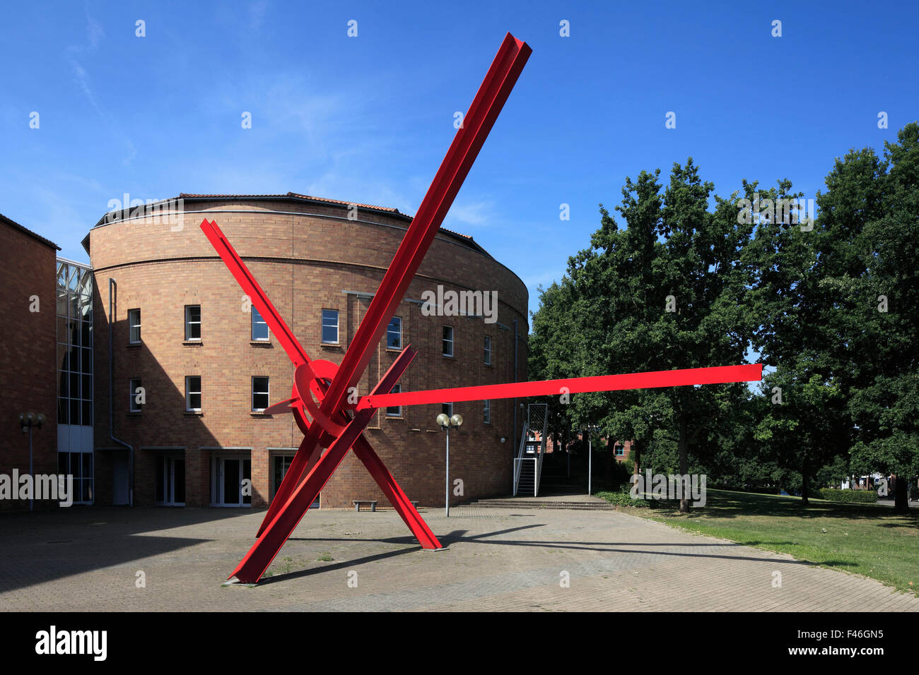 Skulptur "Neuer Stern" von Mark di Suveros in der Skulpturensammlung Viersen, Niederrhein, Nordrhein-Westfalen Stockfoto