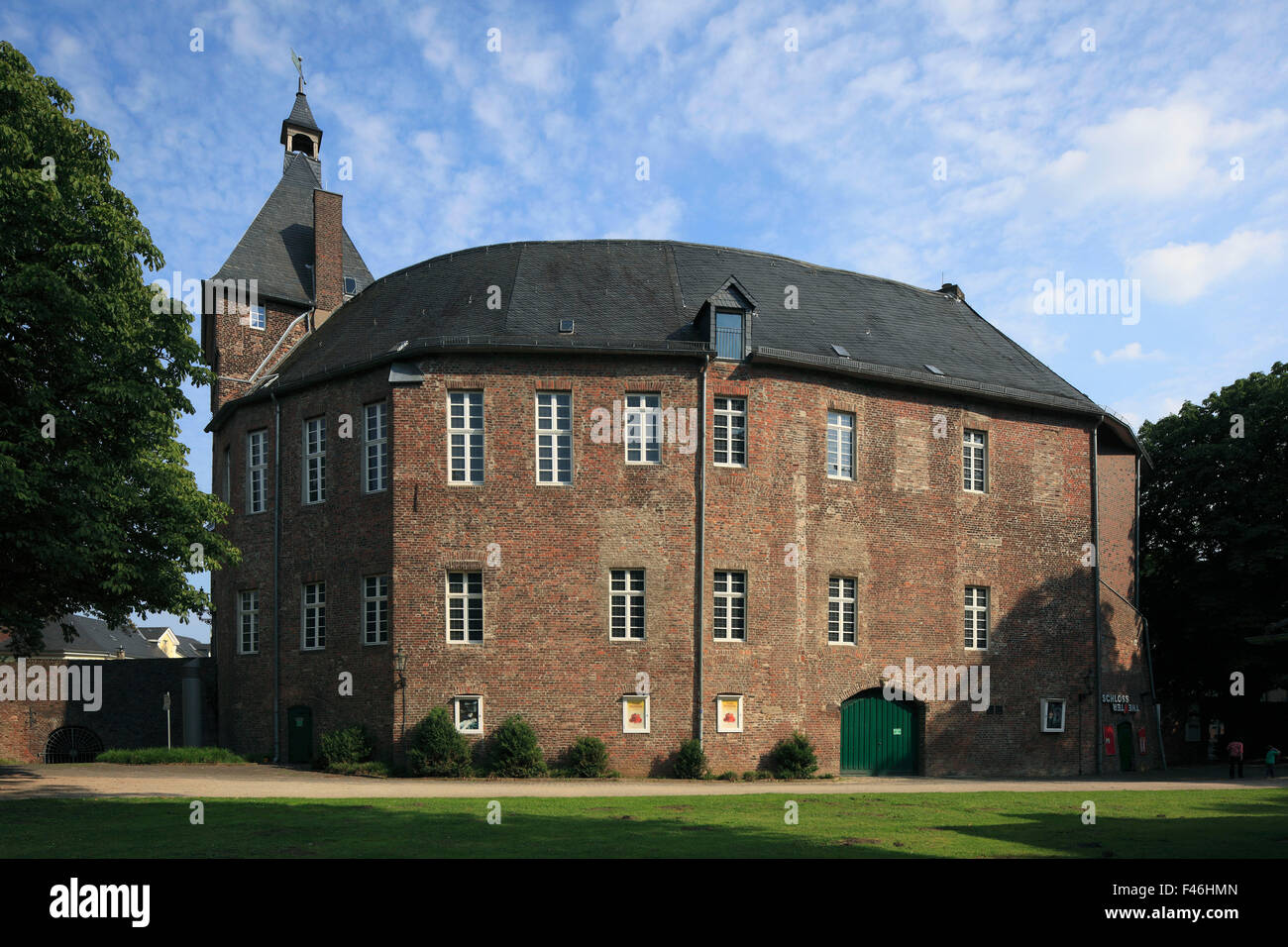 Schloss Mit Grafschafter Museum Und Schlosstheater in Moers, Niederrhein, Nordrhein-Westfalen Stockfoto