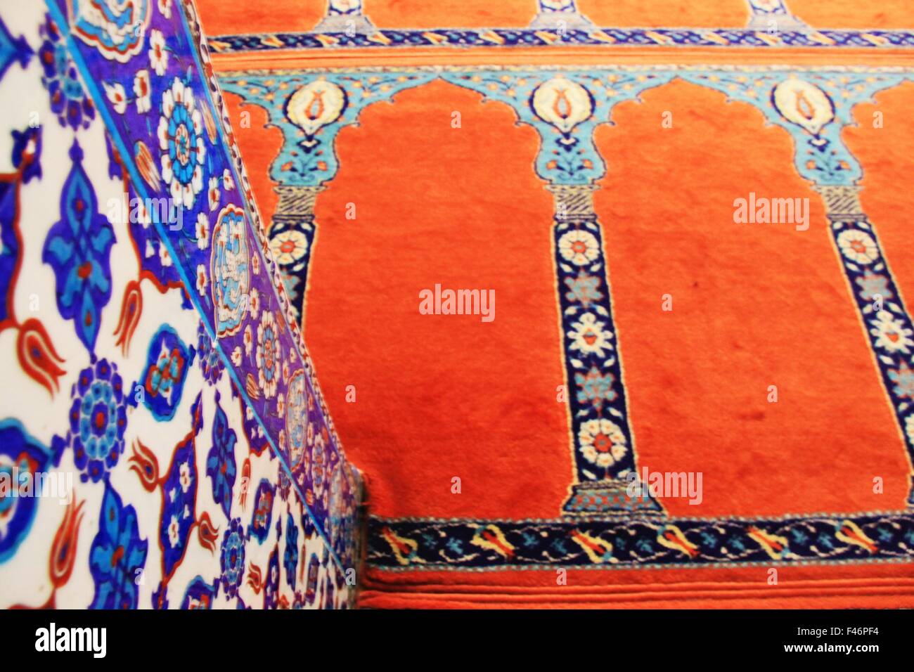 Innenraum der Rüstem Paşa Camii, Istanbul, Türkei Stockfoto
