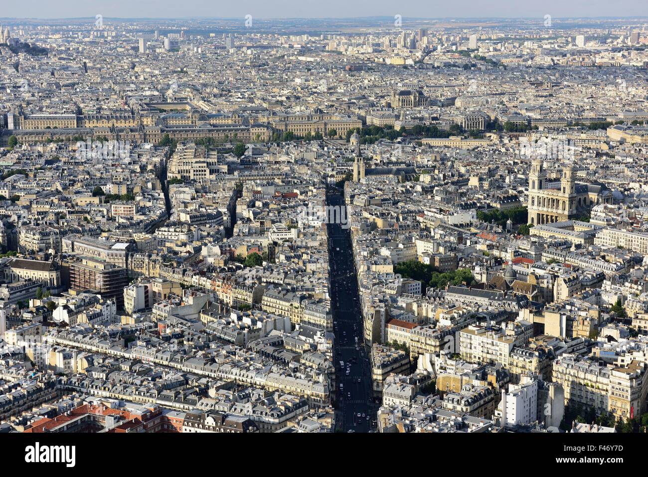 Cimentiere de Montparnasse und dem Stadtzentrum entfernt, gesehen von Aussichtsplattform Tour de Montparnasse, Paris, Île-de-France, Frankreich Stockfoto