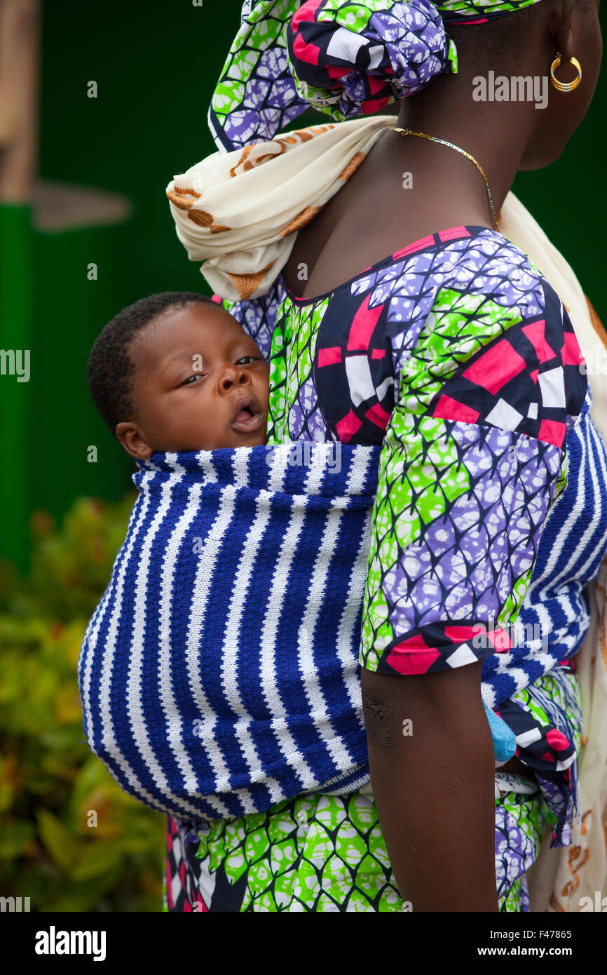 AFRIKANERIN & KIND Stockfoto