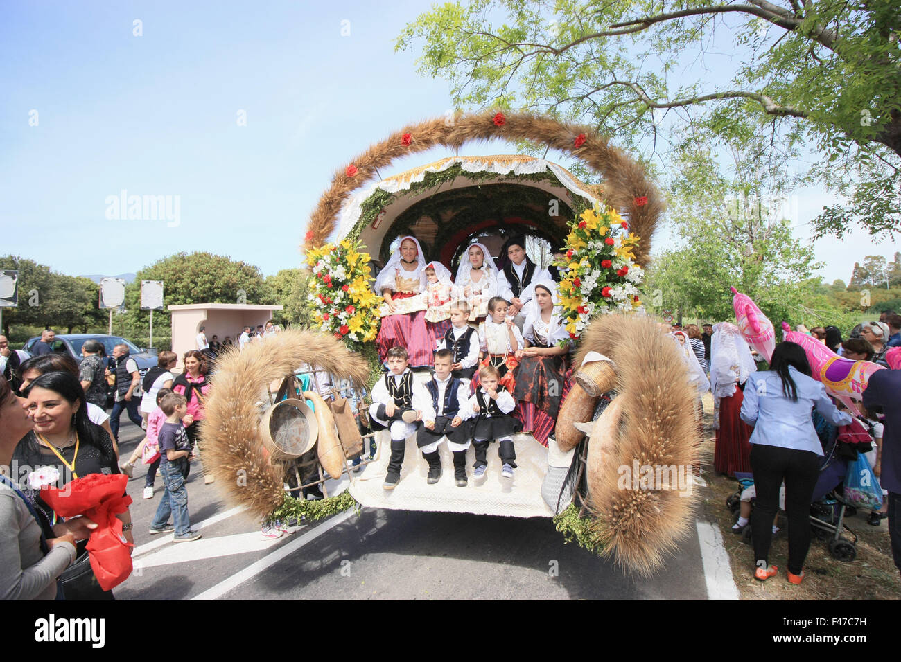 Teilnehmer der großen traditionellen religiösen Feier in Sardinien Stockfoto