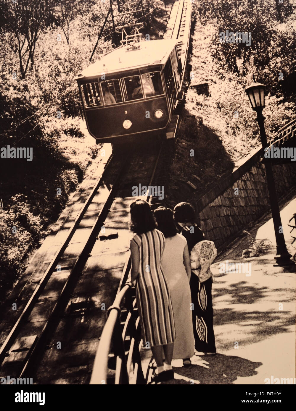Lokale und Japanerinnen an der Peak Tramway Museum of History, Hong Kong chinesische China (Second World War II 2. Hong Kong Chinese Chinesisch japanischen militärischen Konflikt der Volksrepublik China und dem Kaiserreich Japan 1937-1945) Stockfoto