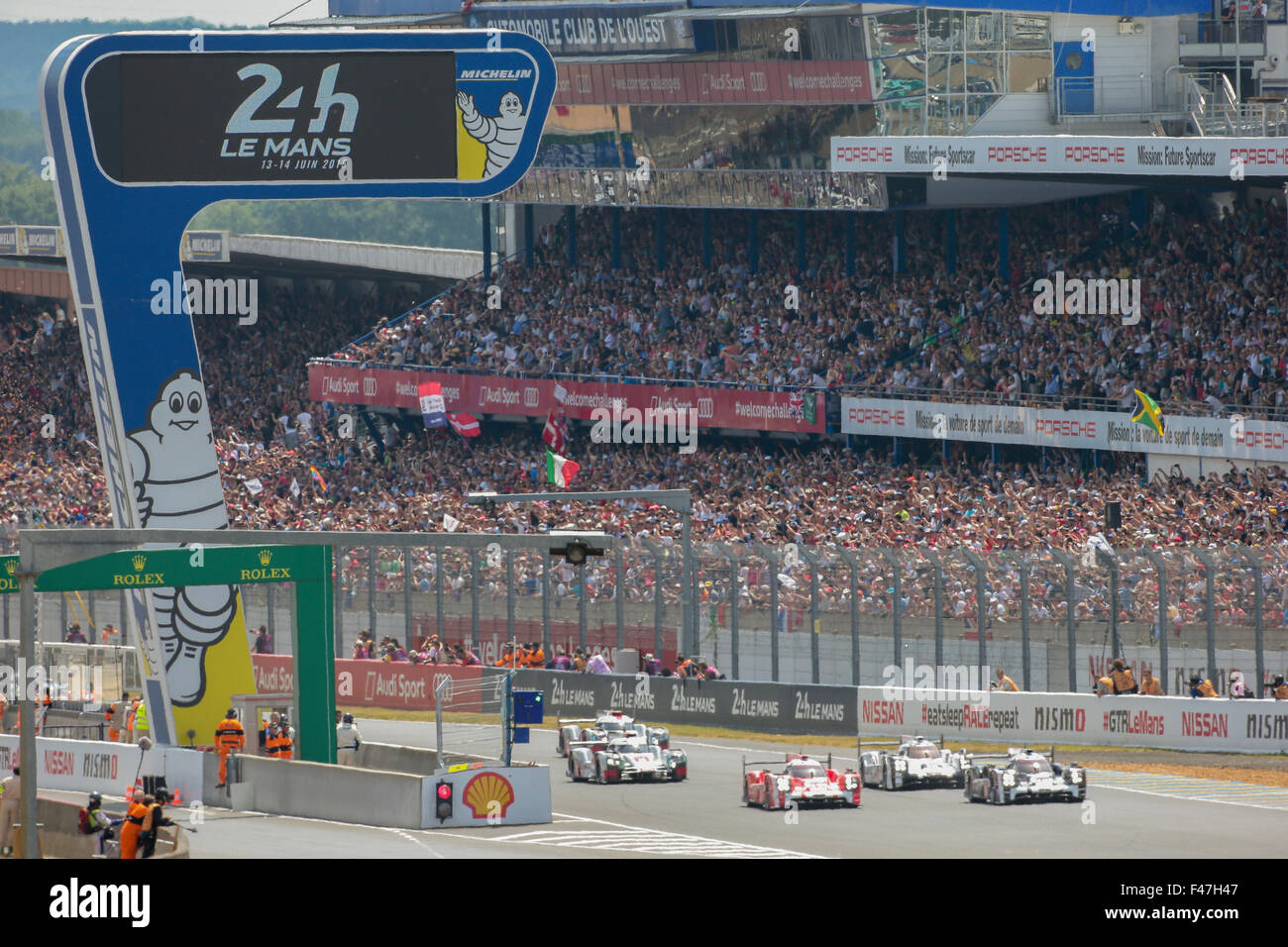 Beginn der 24-Stunden-Rennen in Le Mans Stockfoto