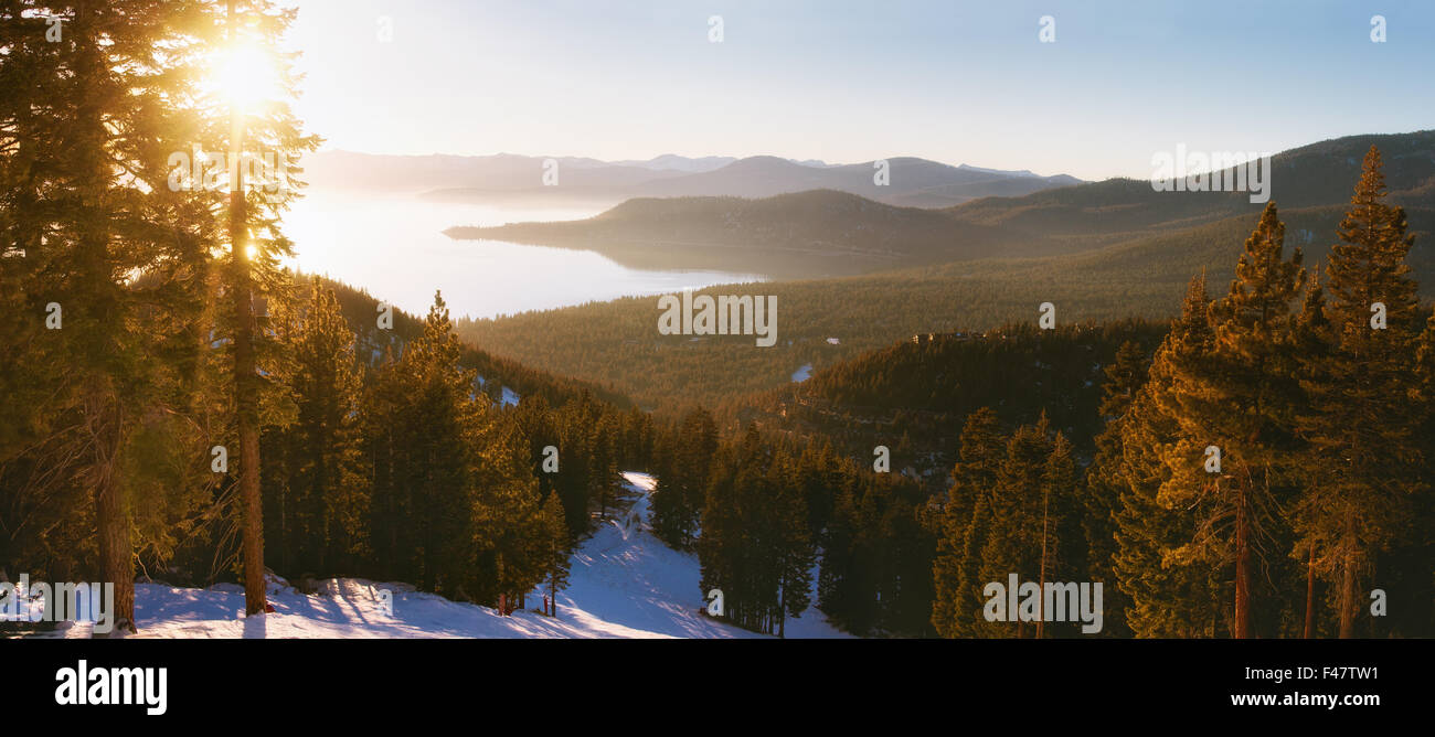 Sonnenuntergang in Lake Tahoe Ski resort Stockfoto