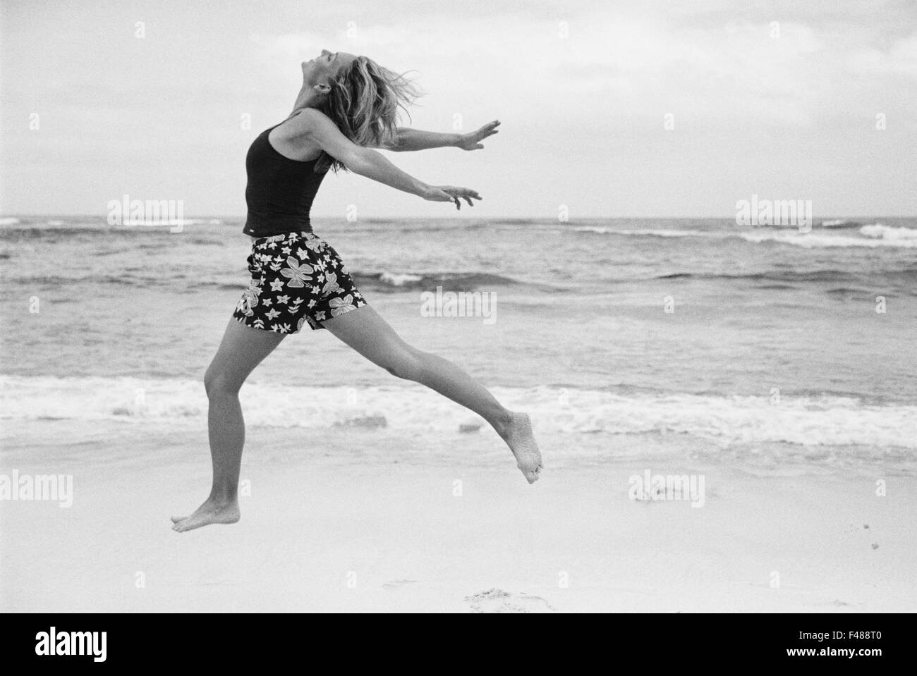Weibliches Model am Strand, Bali. Stockfoto
