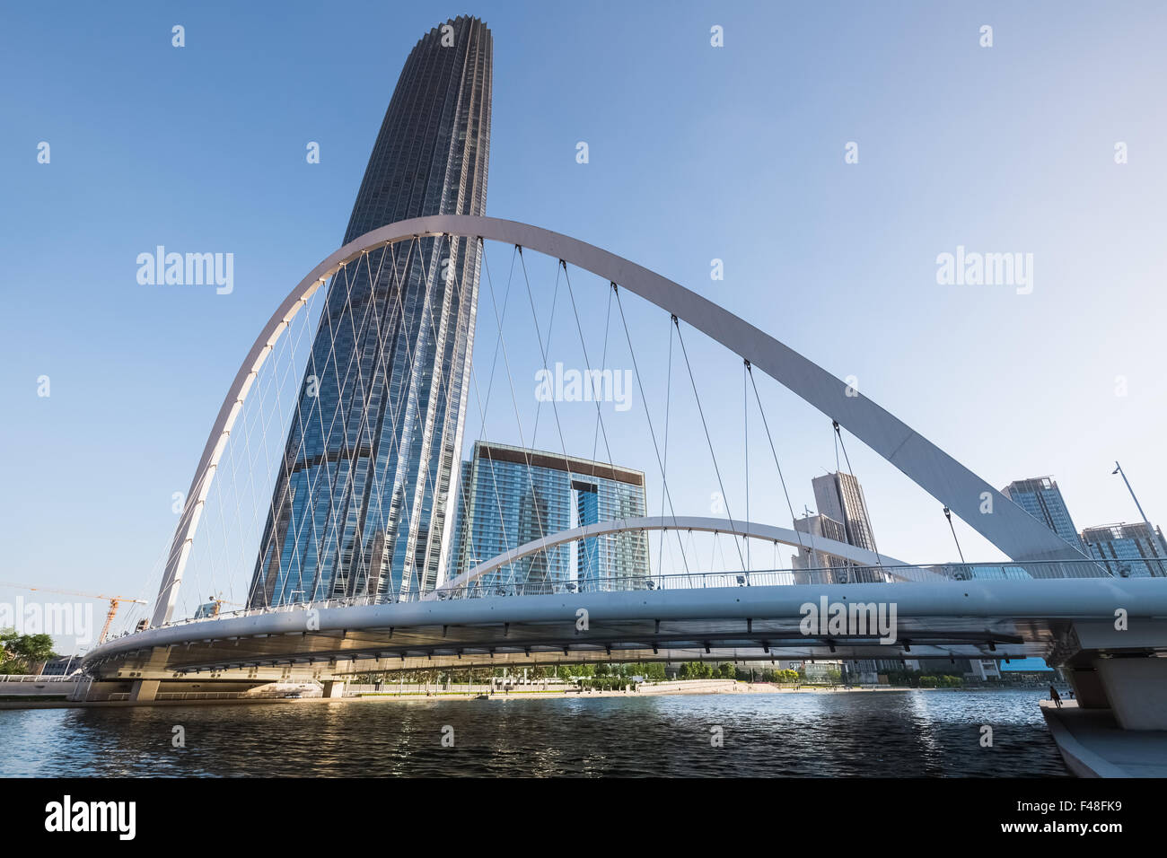 Tianjin Office Building und bridge Stockfoto