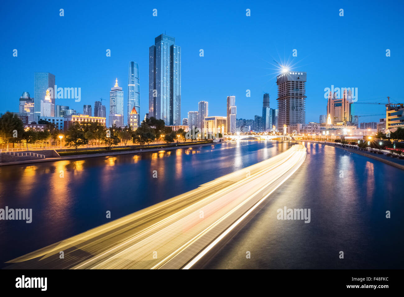 Tianjin in der Nacht Stockfoto