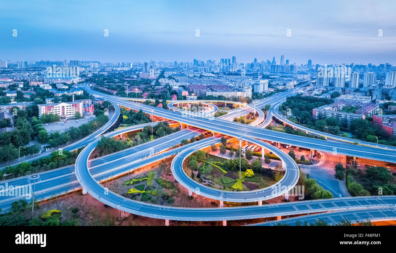 Panoramablick auf Stadt-Austausch-Straße Stockfoto