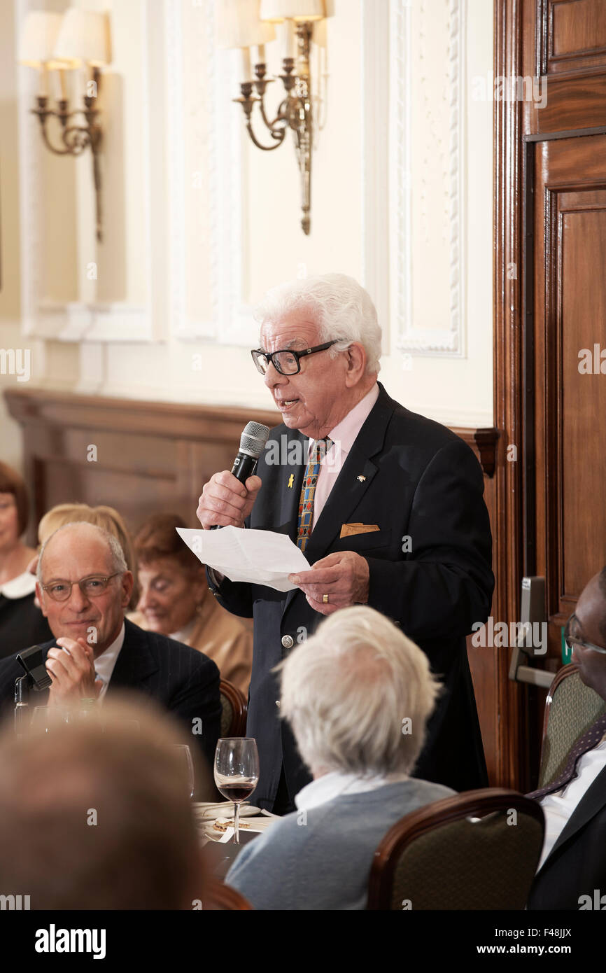 Barry Cryer, Oldie literarisches Mittagessen 13.10.15 Stockfoto