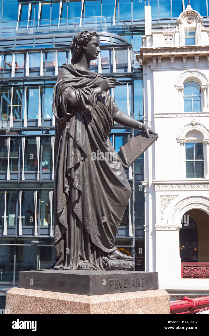 Statue "Fine Art" in Holborn Viaduct, London England Vereinigtes Königreich UK Stockfoto
