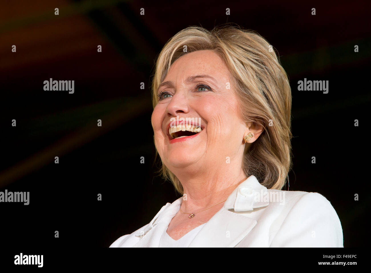 US demokratische Präsidentschaftswahlen hoffnungsvollen Hillary Clinton grüßt Fans während einer Kampagne Stop in San Antonio, Texas Stockfoto