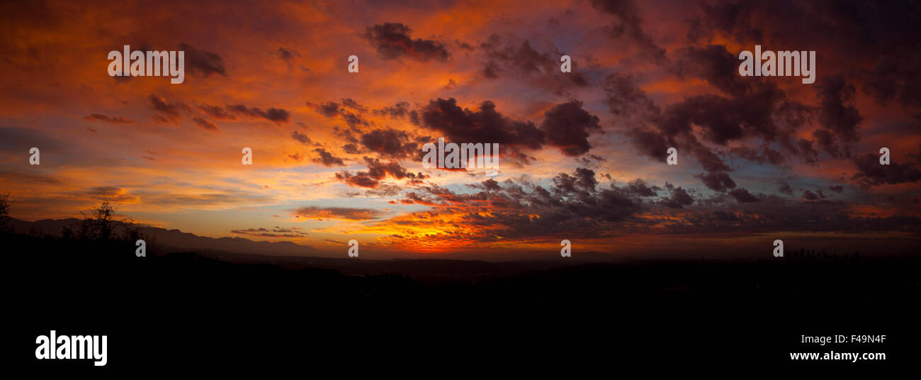 Sonnenaufgang von Griffith Observaotry, Los Angeles, Kalifornien, USA Stockfoto