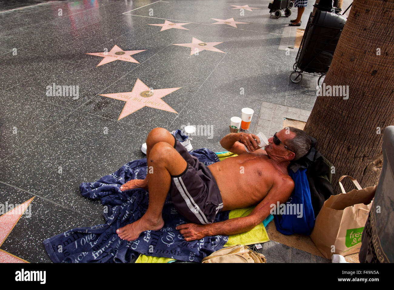 Obdachlose ManThe Walk of Fame, Hollywood, Los Angeles, Kalifornien, USA Stockfoto