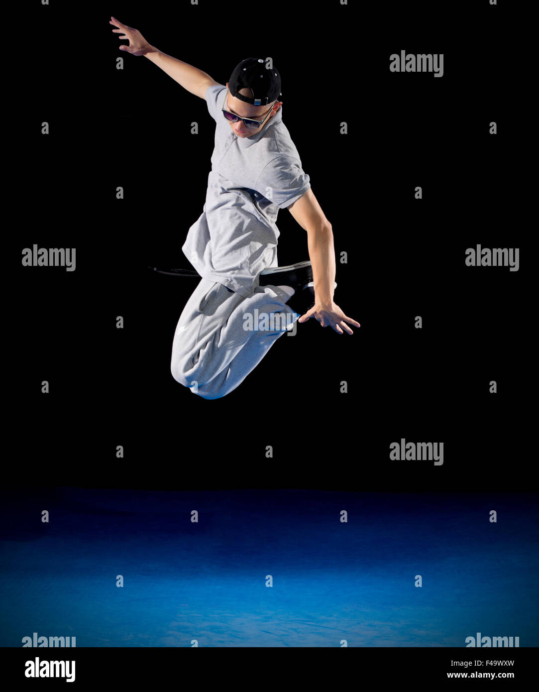 Break Dancer Ausbildung auf schwarz Stockfoto