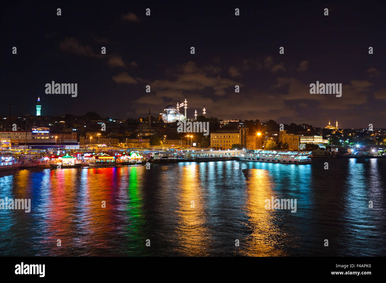 Türkei Istanbul bei Nacht Stockfoto