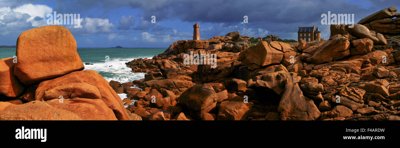 Leuchtturm Men Ruz an der Pointe de Squewel Stockfoto