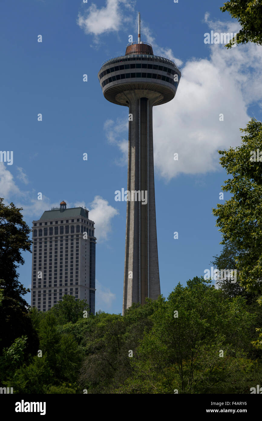 Skylon Tower und Hilton Niagara Falls Fallsview Stockfoto