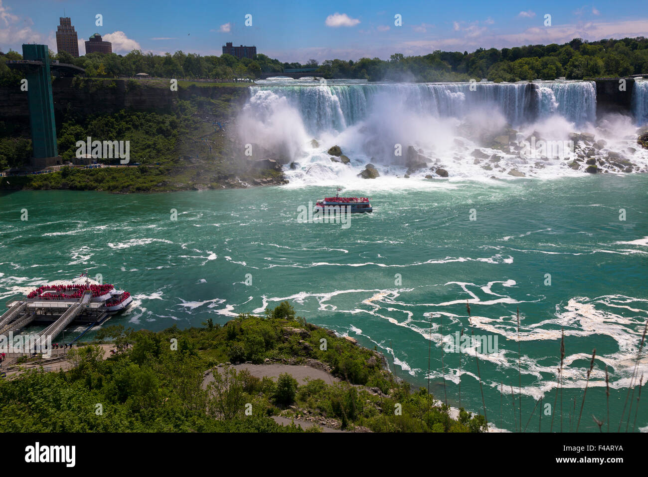 American Falls New York State gesehen von der Stadt Niagara Falls Kanada Stockfoto