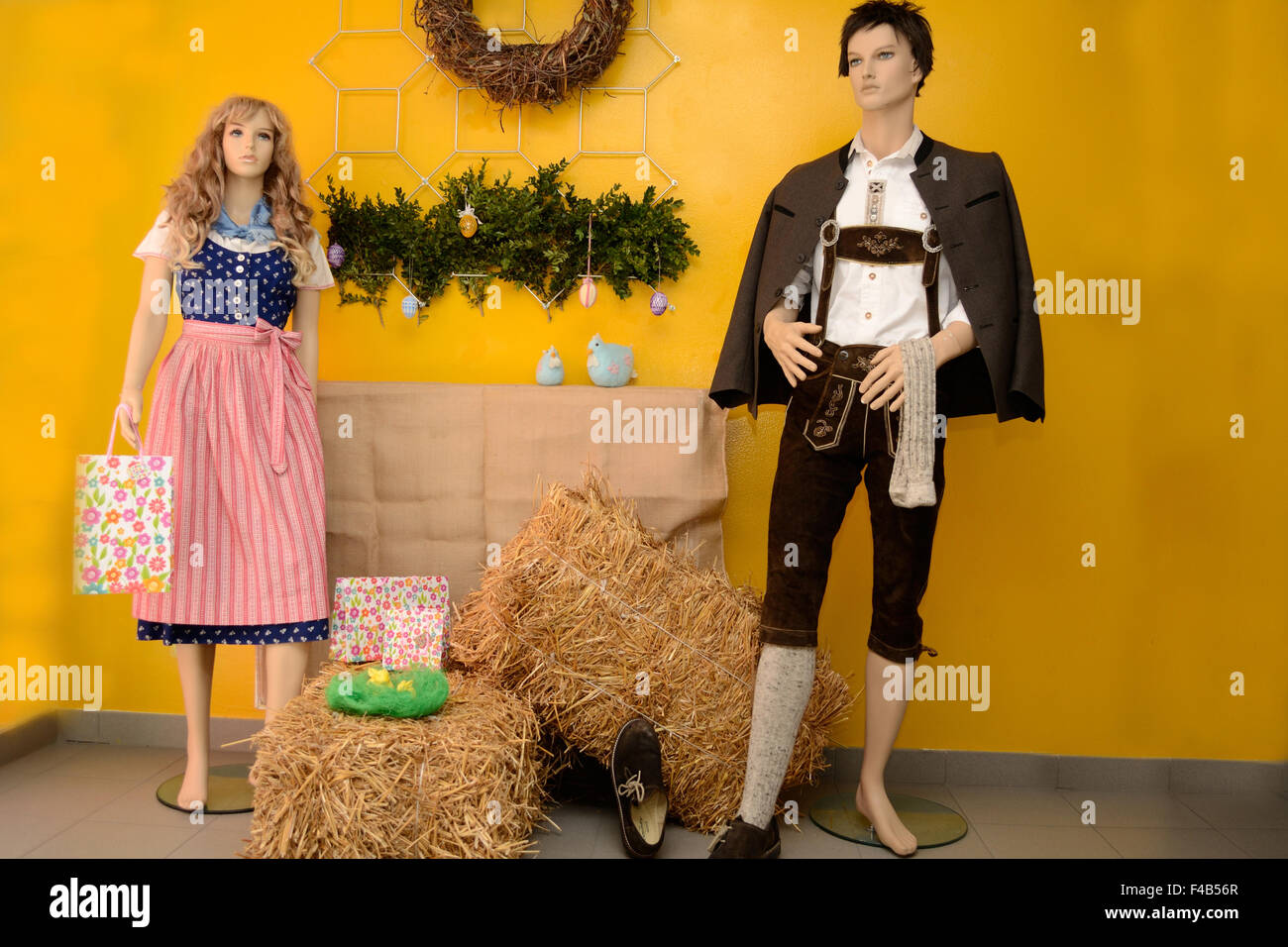 Schaufenster paarweise Kostüm gekleidet Stockfoto