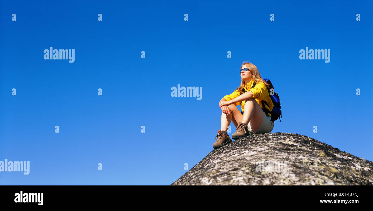 Erwachsene nur Ehrgeiz blaue Pause Freizeitkleidung klarer Himmel klettern Farbe Bild genießen Freiheit Harmonie Wanderurlaub Lappland Stockfoto