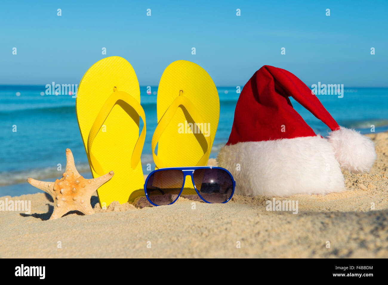 Lustige neue Jahr Urlaub am Meer. Weihnachten Reisen in tropische 