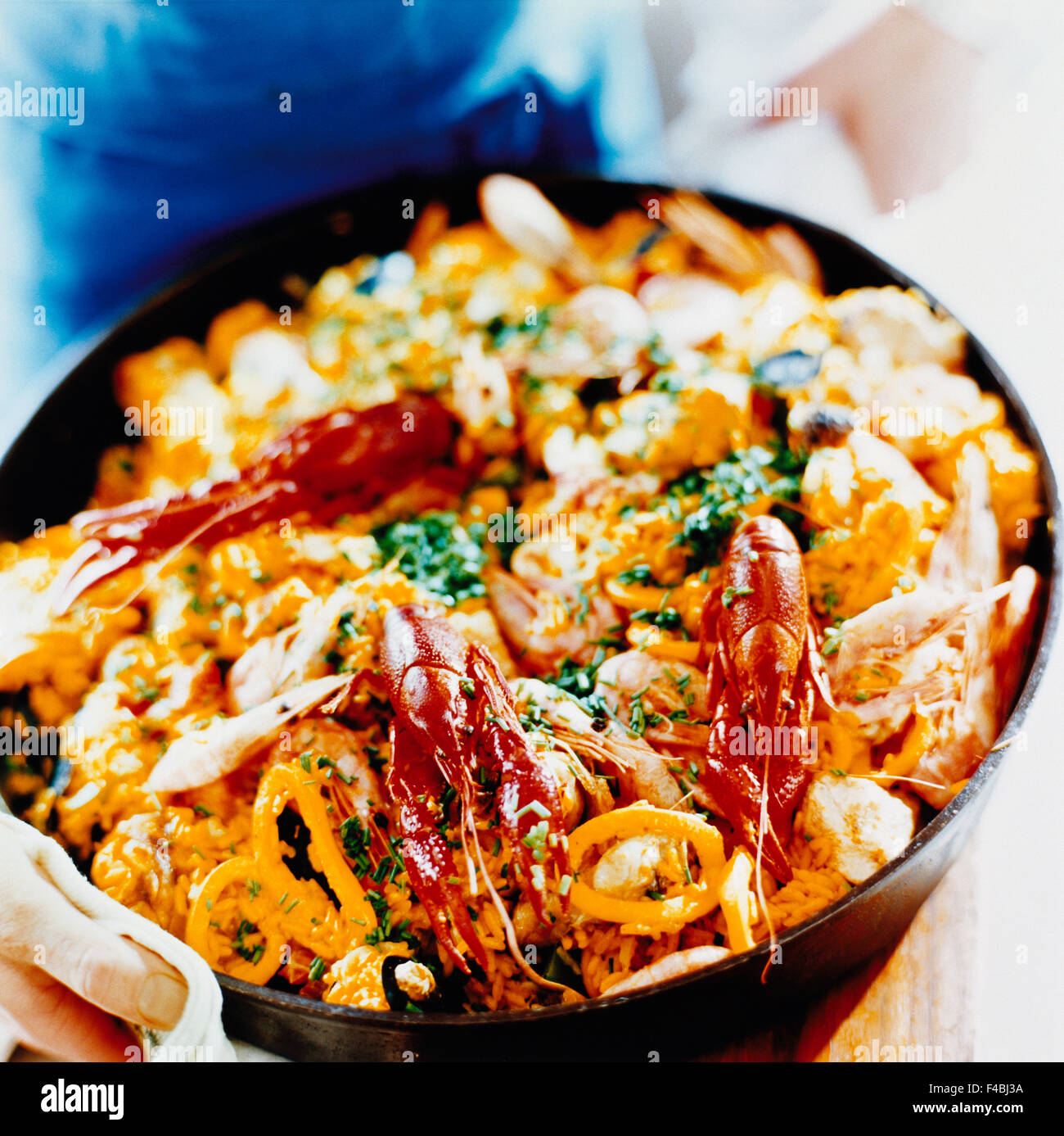 Katalog 2 close-up Farbe Bild Krebse detail Gericht essen Essen und trinken Gourmet-Hauptgericht Paella Meeresfrüchte Quadrat Schwedisch Stockfoto