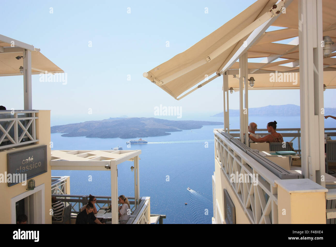 Romantischer Nachmittag in Santorini Stockfoto