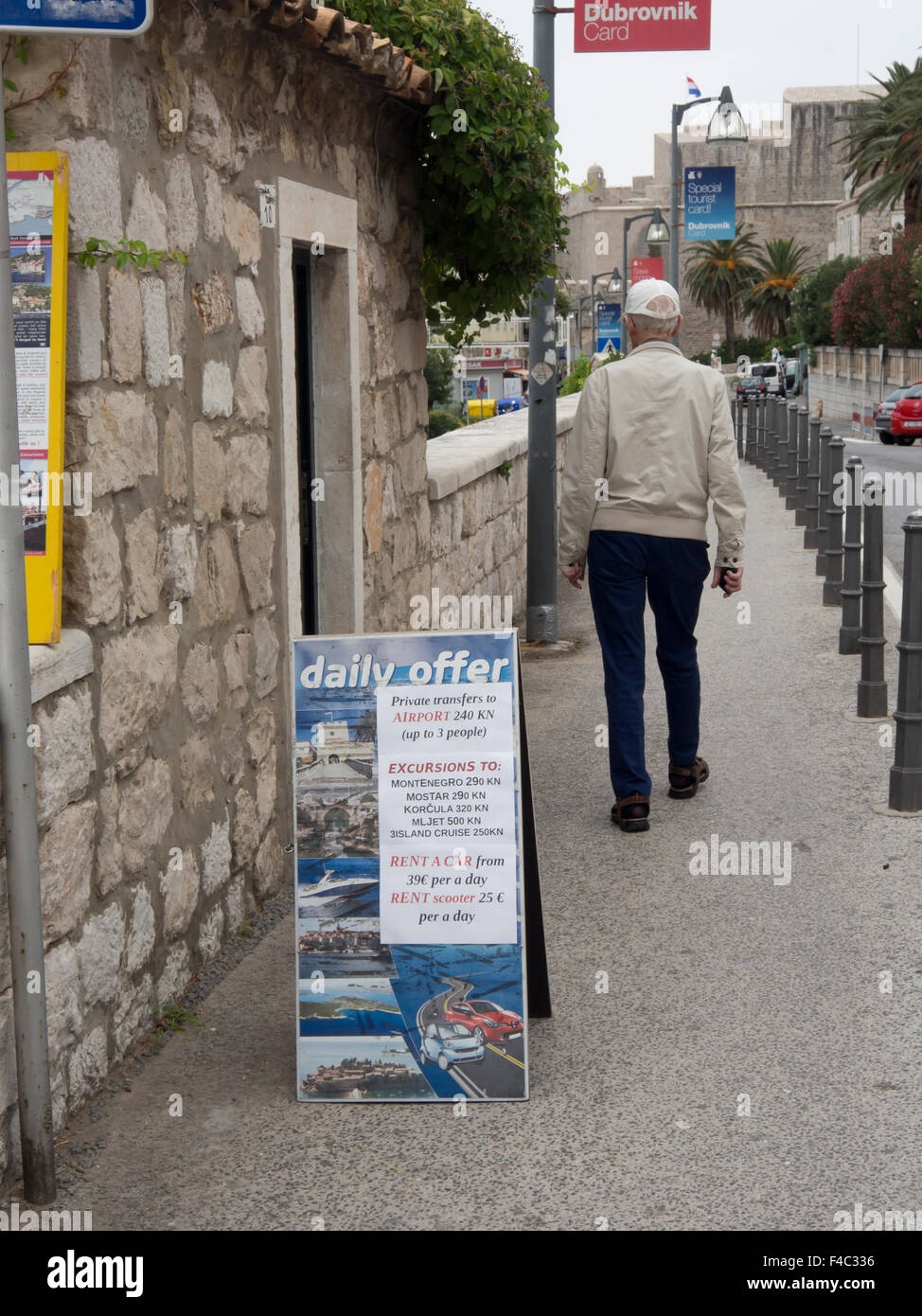 Sightseeing-Touren sind leicht zu finden beim gehen um Dubrovnik Kroatien Stockfoto