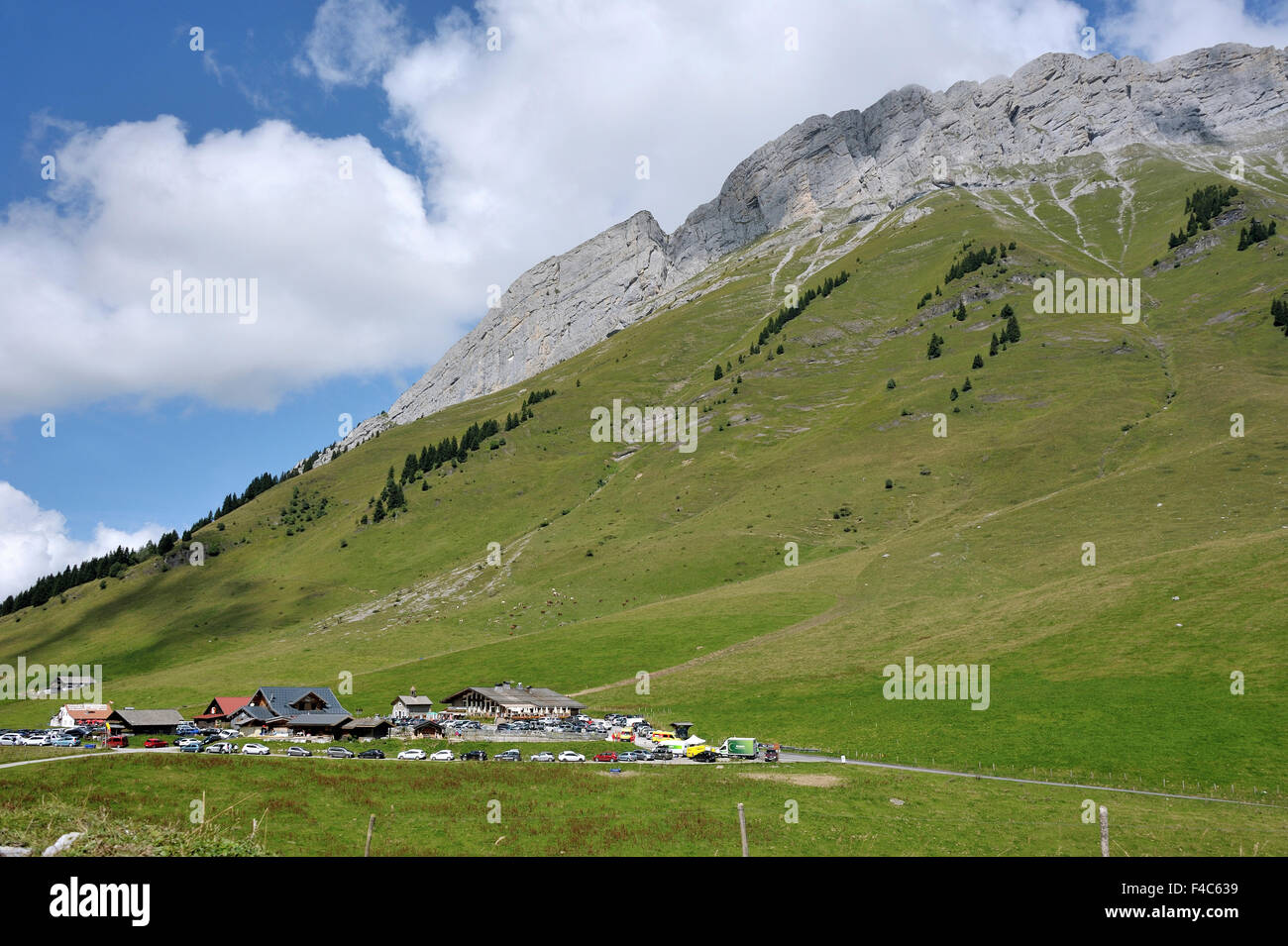 Col des Aravis, Pass von der Route des Grandes Alpes, Französische Alpen, Frankreich Stockfoto