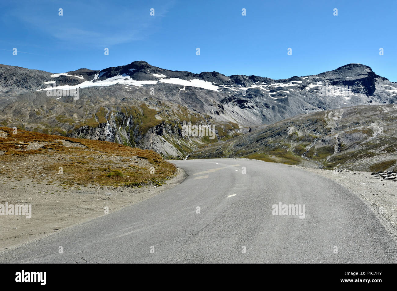 Pass Col de Iseran, Panorama-Blick auf die Straße, höchsten natürlichen Pass in den französischen Alpen, Station der Route des Grandes Alpes, Stockfoto