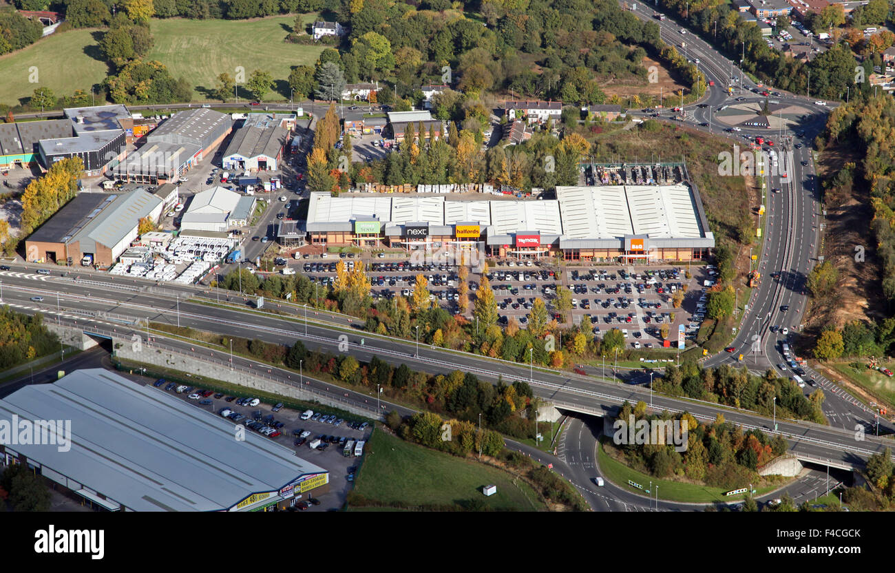 Luftaufnahme von Stanley Green Retail Park, Cheadle Hulme, UK Stockfoto