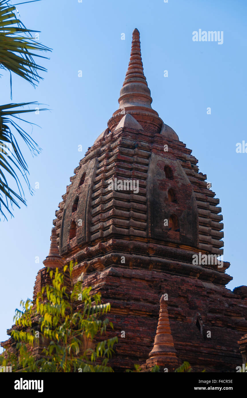 Oben rot braun Pagode und blauer Himmel Stockfoto